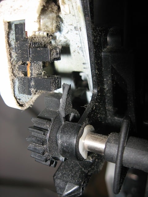 car-hail-damage-repair-640x480-37064858.jpeg