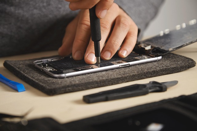 Mastering Quick Turnaround: Streamlined Prep for Auto Body Cosmetic Repair