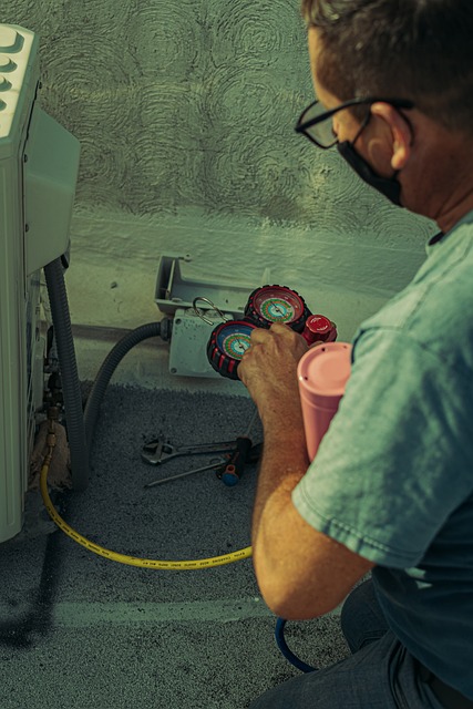auto-technician-working-640x480-9986975.jpeg