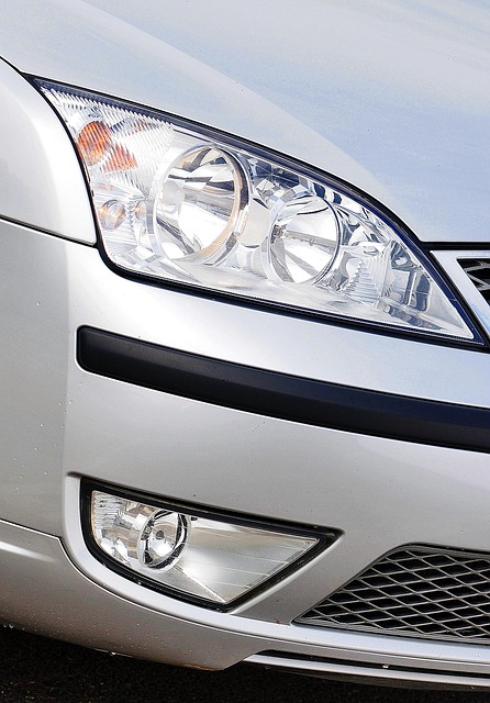 Auto Body Frame Repair: Fixing Common Damage Types Efficiently
