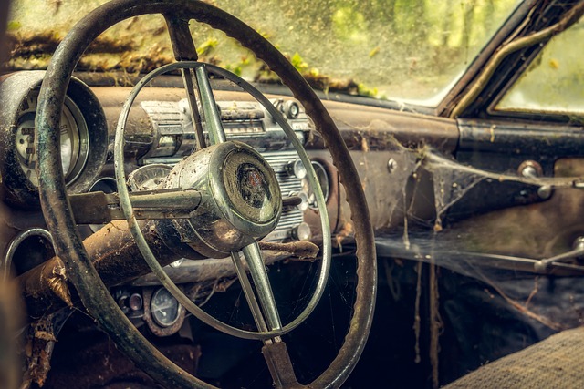 PDR vs Traditional Dent Repair: Choosing the Best Option for Your Car