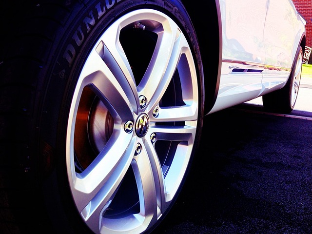 Insurance Adjusters: Key Players in Collision Repair Quote Process