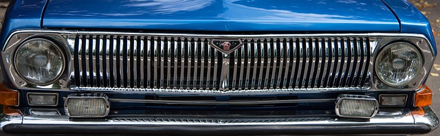Certified Technicians: Mastering OEM-Approved Frame Repair Techniques