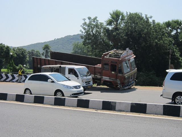 car-collision-repair-640x480-76144809.jpeg