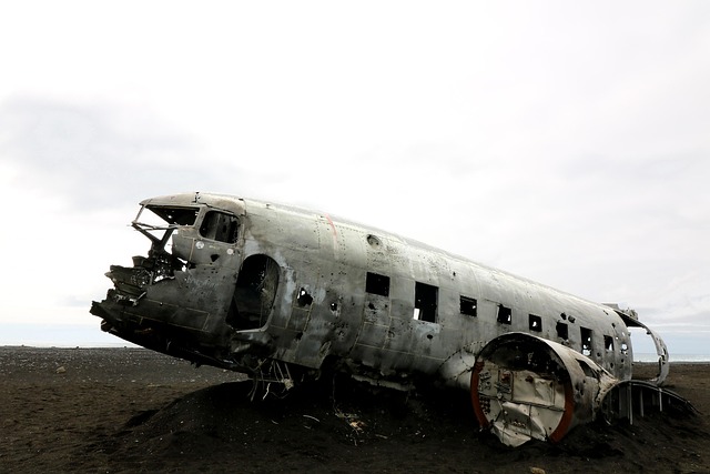 car-crash-damage-640x480-93000634.jpeg