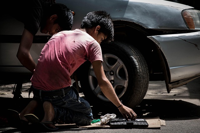 Collision Repair Consultation: Navigating Legal & Insurance Claims Efficiently