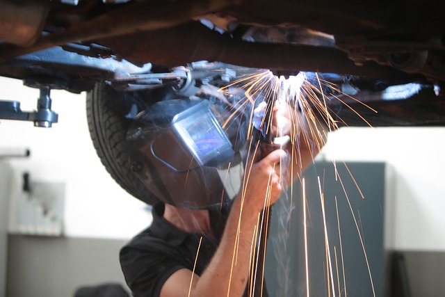 Collision Frame Repair: Safely Restoring Vehicles Post-Airbag Deployment