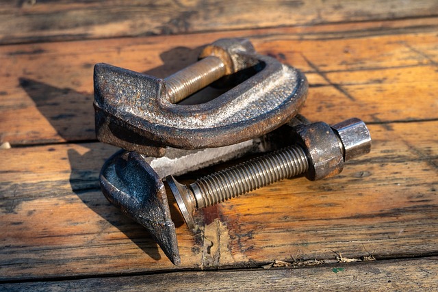 collision-repair-tools-640x480-44349882.jpeg