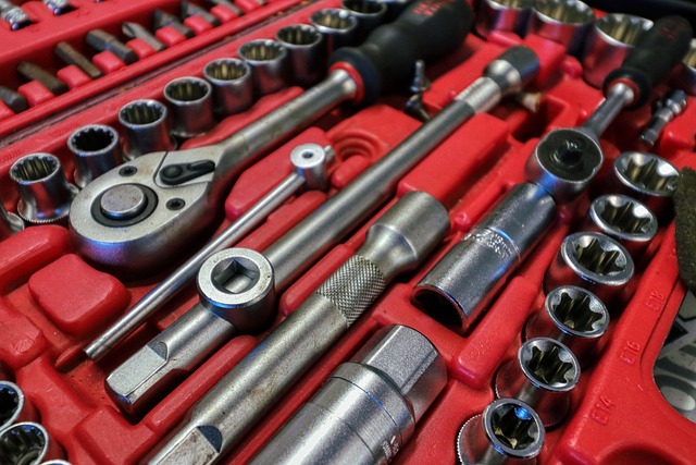 Post-Accident Repair: Safeguarding Airbags and Sensors for Optimal Performance