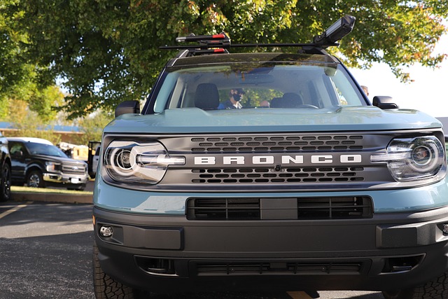 Mastering Automotive Refinishing for Flawless Vehicle Repairs